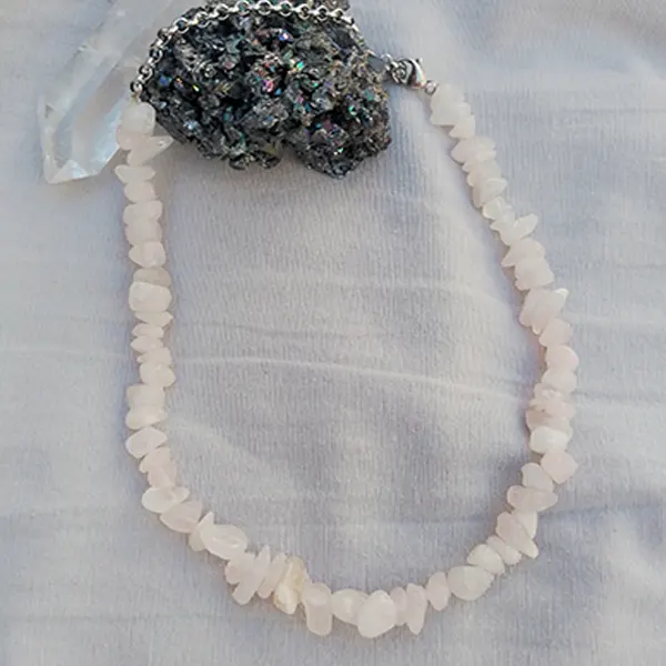 Collar de Cuarzo Rosa